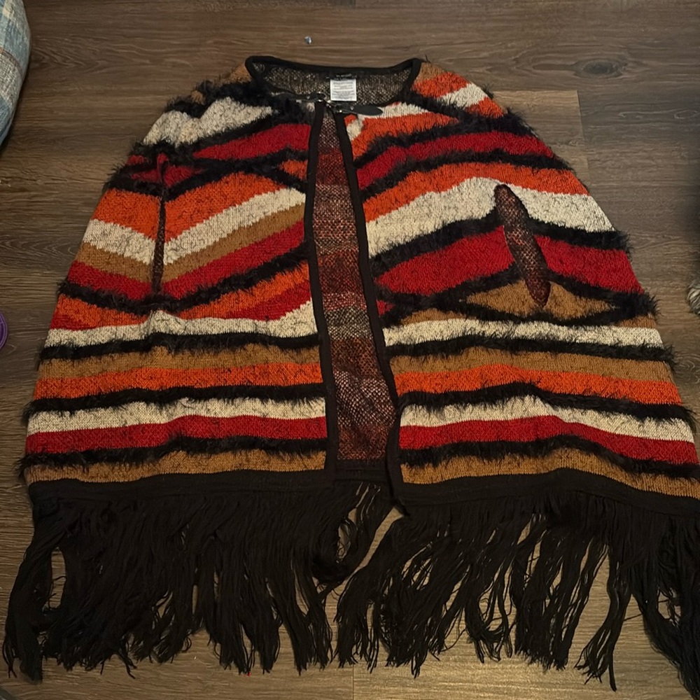 S/m poncho sweater with fringe